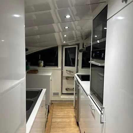 Botel Sadelan 2 *