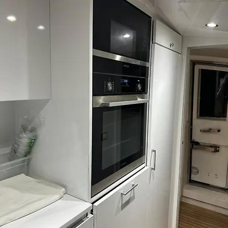 Botel Sadelan 2 *